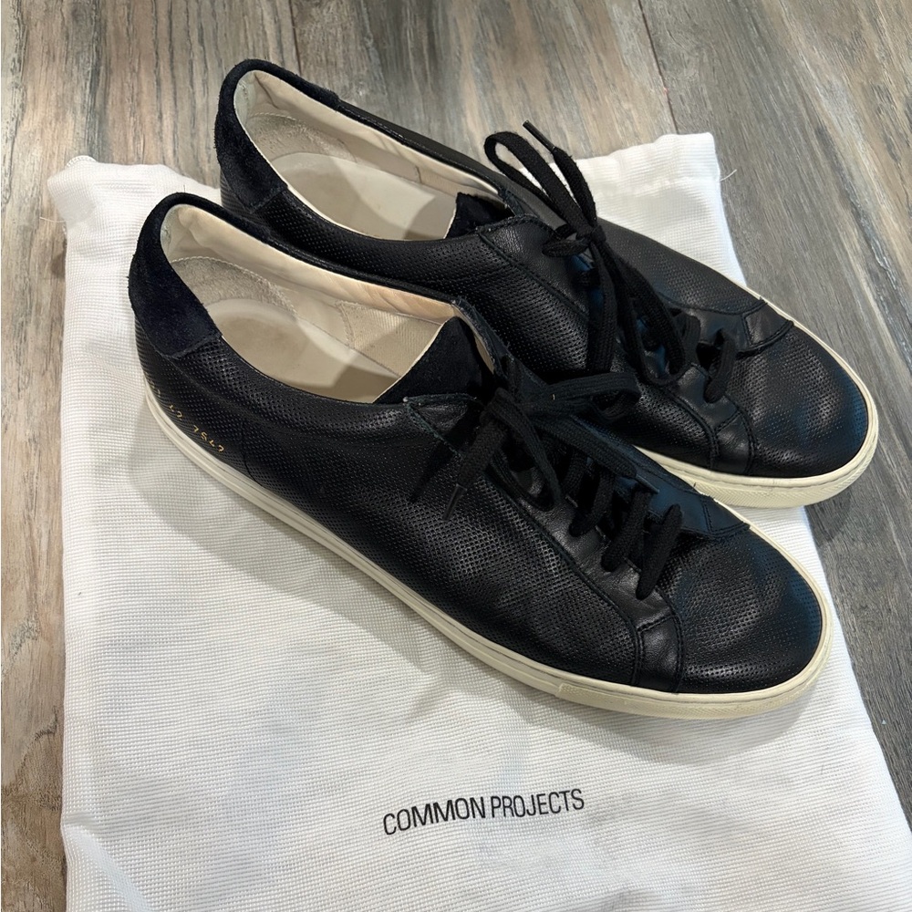 💓COMMON PROJECTS ORIGINAL ACHILLES LOW PERFORATED LEATHER SNEAKER, SIZE 11💓